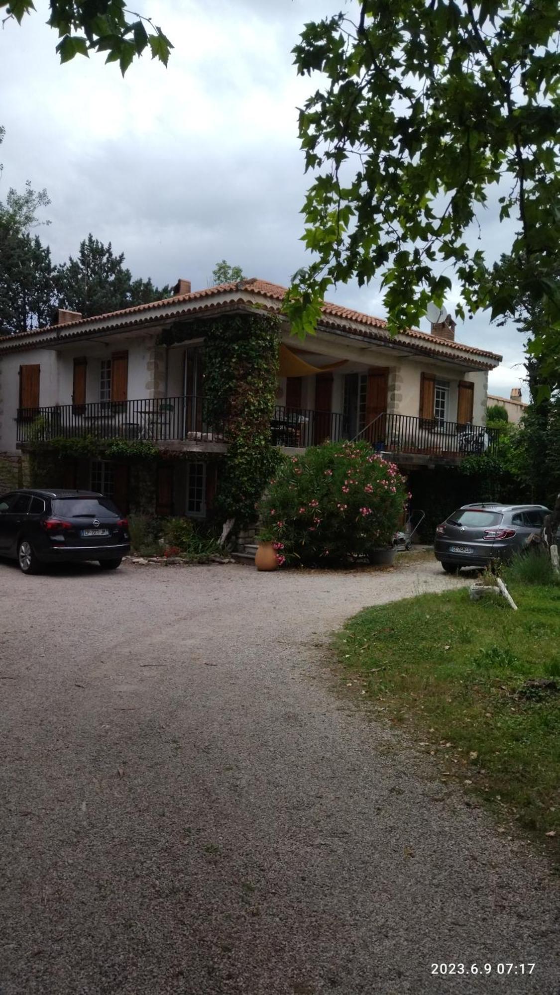 La Maison Du Bonheur Velleron Extérieur photo